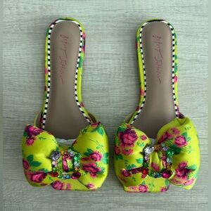 Betsey Johnson Women's Floral Daisyy-G Bow Slip-on Flat Sandal Size 9